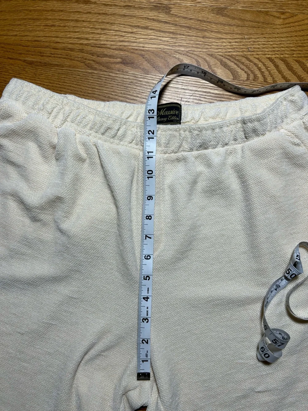 Men’s Massive Luxury Edition Shorts Cream Size XL